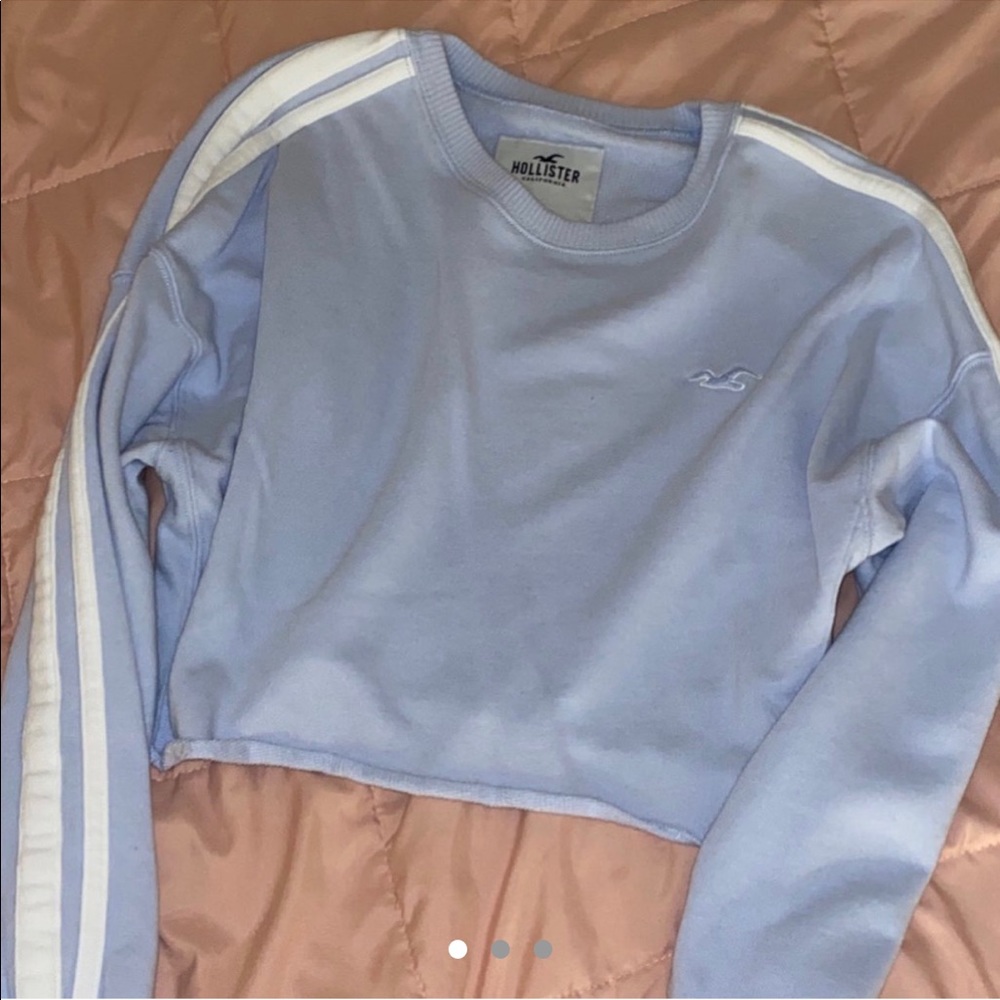 hollister baby blue cropped sweater